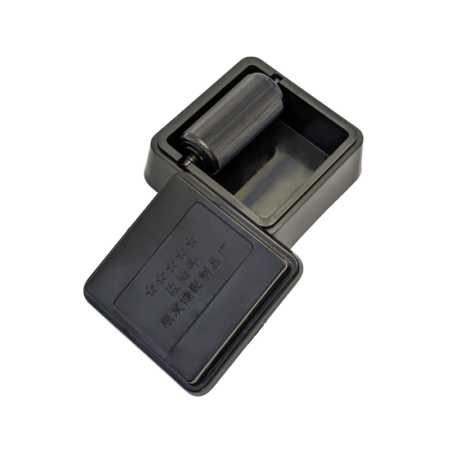 Tabletop Edge Dye Roller with lid. Used to dye edges of leather quickly