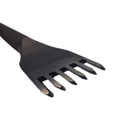 Close up of Kyoshin Elle European Style Stitching Chisel 3mm