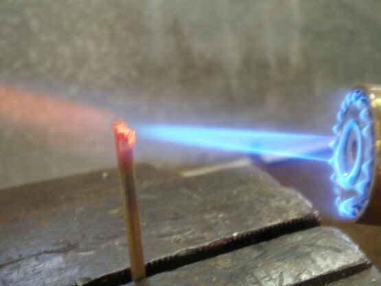 Melting copper and brass with compressed air and propane